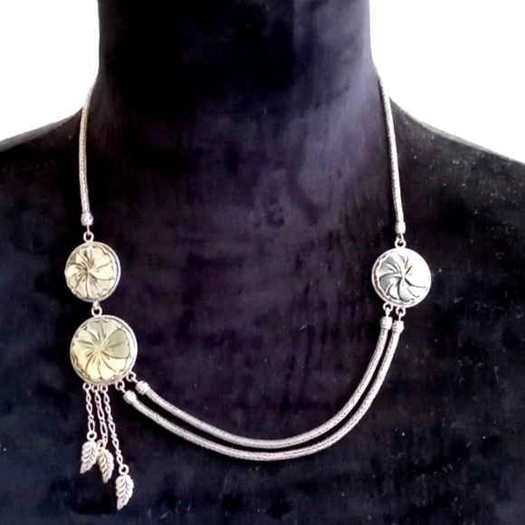 BALI LEGACY PEACOCK MOTHER OF PEARL FLOWER NECKLACE - Picture 9 of 11